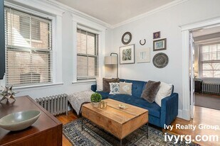 70 Phillips St in Boston, MA - Building Photo