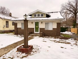 2755 Grandview Ave in Alton, IL - Building Photo