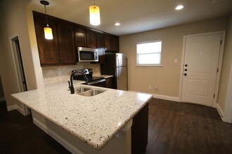 1301-1305 White Sand Dr in Azle, TX - Building Photo - Building Photo