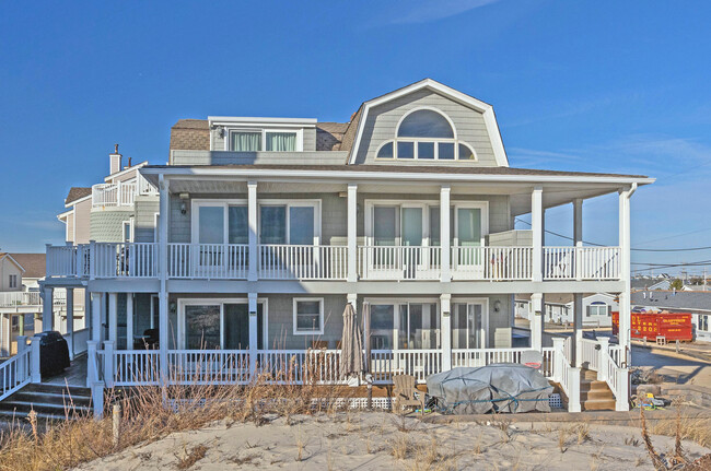 15 E Tuna Way in Lavallette, NJ - Building Photo - Building Photo