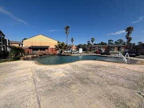 The Palms at Cypress Station in Houston, TX - Foto de edificio - Building Photo