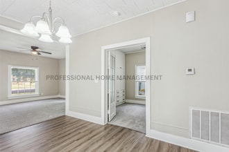 504 N A St in Arkansas City, KS - Building Photo - Building Photo