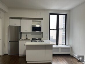 EAST 46 STREET in New York, NY - Foto de edificio - Building Photo