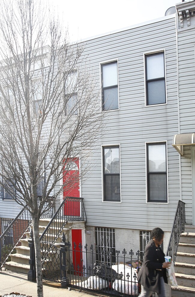 102 14th St in Brooklyn, NY - Building Photo - Building Photo