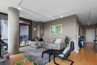 860 W Blackhawk St in Chicago, IL - Building Photo - Building Photo