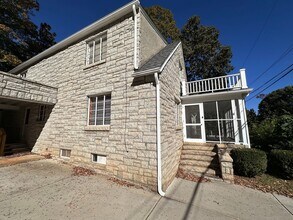 504 Parkview Dr in Burlington, NC - Foto de edificio - Building Photo