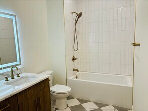 711 Broadway St in Cape Girardeau, MO - Building Photo - Building Photo