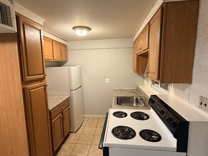 349 Old Hauppauge Rd, Unit Old Happaugue Rd in Smithtown, NY - Foto de edificio - Building Photo