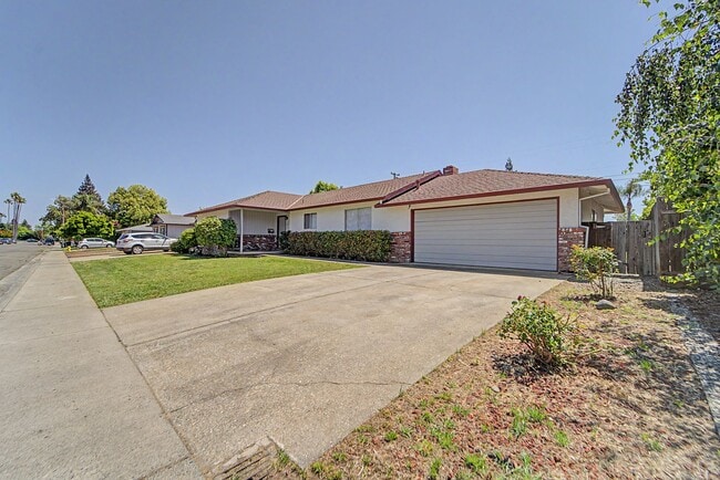 property at 1450 Peach Tree Ln
