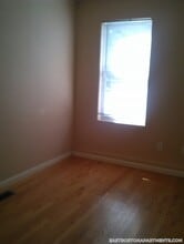 52 Brooks St, Unit 1 in Boston, MA - Foto de edificio - Building Photo