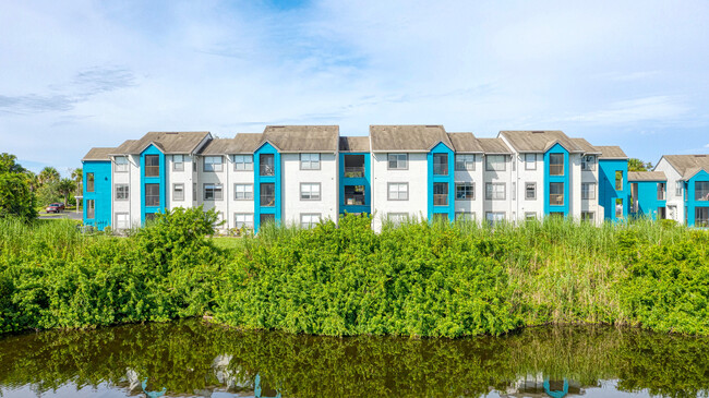 The Harbours Apartments in Melbourne, FL - Building Photo - Building Photo