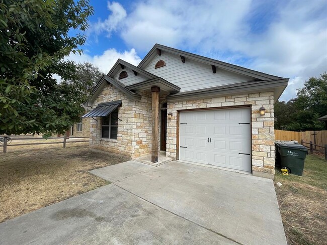 708 W Lockhart St in Kyle, TX - Building Photo - Building Photo