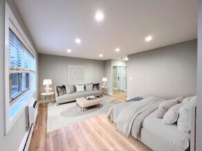 530 W Aldine, Unit 17 in Chicago, IL - Building Photo - Building Photo