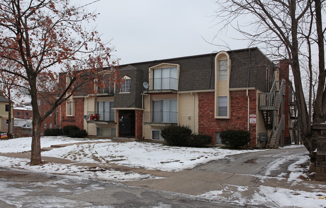 Montclaire Apartments in Kansas City, MO - Foto de edificio