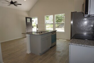 11652 Vistawood St in Willis, TX - Building Photo - Building Photo