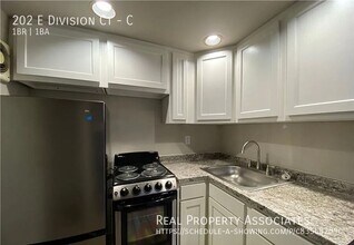 202 E Division Ct in Tacoma, WA - Building Photo - Building Photo