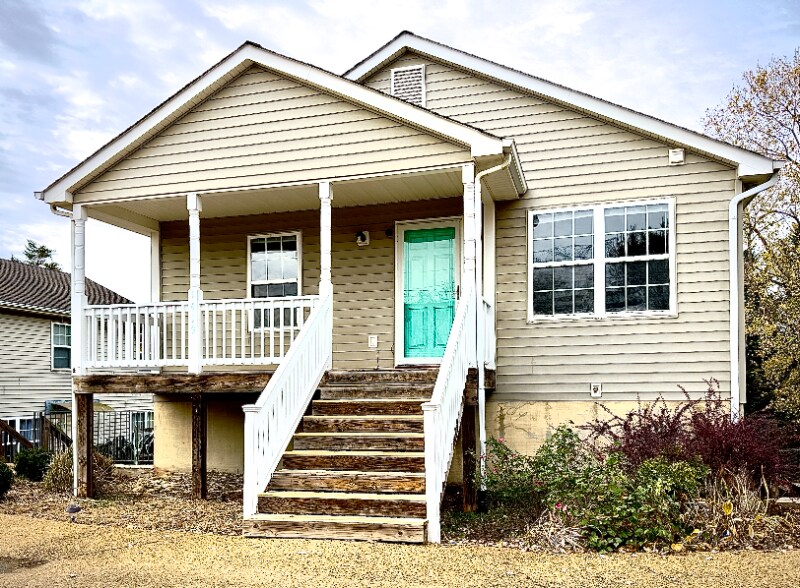 1419 Burgess Ln in Charlottesville, VA - Building Photo
