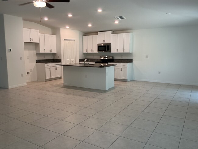1646 Red Loop in Lakeland, FL - Building Photo - Building Photo