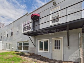 2501 N Augusta St in Staunton, VA - Building Photo