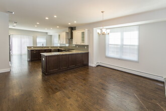 450 4th St, Unit 1 in Palisades Park, NJ - Building Photo - Building Photo