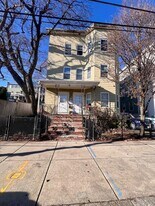 22 Temple St, Unit 2 in Somerville, MA - Building Photo