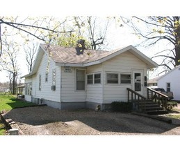 EIU Student Housing #5 in Charleston, IL - Foto de edificio - Building Photo