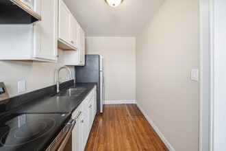 41 Richardson Ave in Wakefield, MA - Foto de edificio - Building Photo