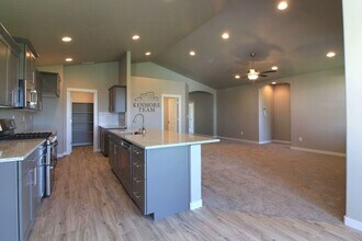 4718 Philippi Dr in Pasco, WA - Building Photo - Building Photo