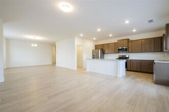 131 Shelter Ln E in Dawsonville, GA - Foto de edificio - Building Photo