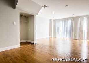26 Portland St in Worcester, MA - Building Photo - Building Photo
