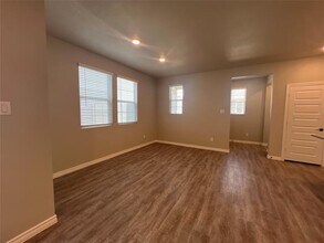 1724 Laurel Ln in Lantana, TX - Building Photo - Building Photo