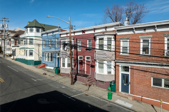 202-204 Main St in Nyack, NY - Foto de edificio - Building Photo