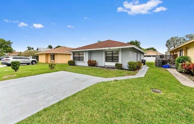 property at 1459 Summit Run Cir