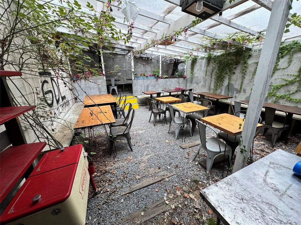 622 Washington Ave in Brooklyn, NY - Building Photo