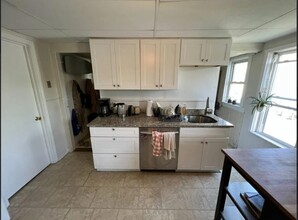 21 Appleton St, Unit 3 in Somerville, MA - Foto de edificio - Building Photo
