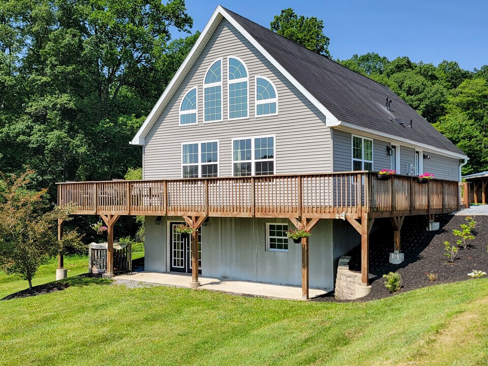 459 Gates Rd in Hershey, PA - Building Photo