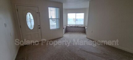 19 Vine St in Vacaville, CA - Foto de edificio - Building Photo