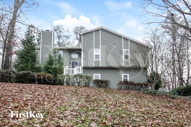 property at 289 Angla Dr SE