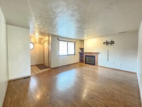 6902 N Old Fort Dr in Spokane, WA - Building Photo - Building Photo