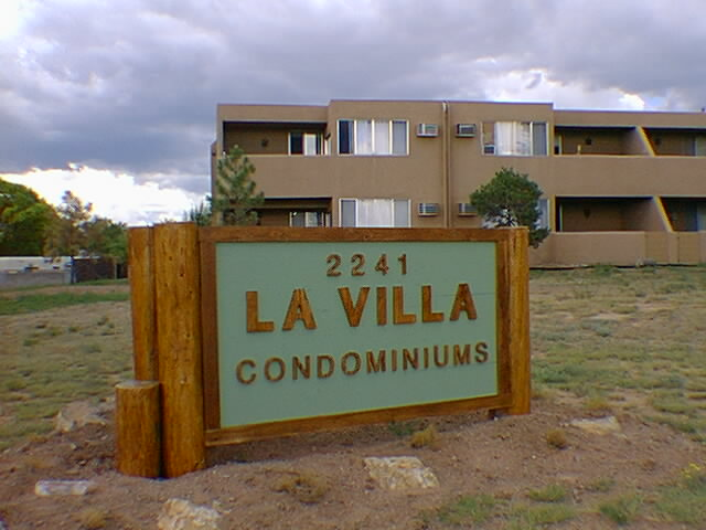 La Villa Apartment Complex in Santa Fe, NM - Building Photo