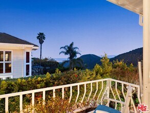 2113 Stoney Hill Rd in Los Angeles, CA - Building Photo - Building Photo