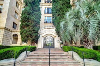 109 N Sycamore Ave in Los Angeles, CA - Building Photo - Building Photo