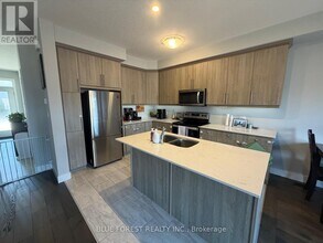 177 Edgevalley Rd in London, ON - Building Photo - Building Photo