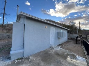 216 Hutchison St in Barstow, CA - Building Photo - Building Photo
