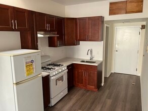 136 N 10th St, Unit 3 in Philadelphia, PA - Foto de edificio - Building Photo