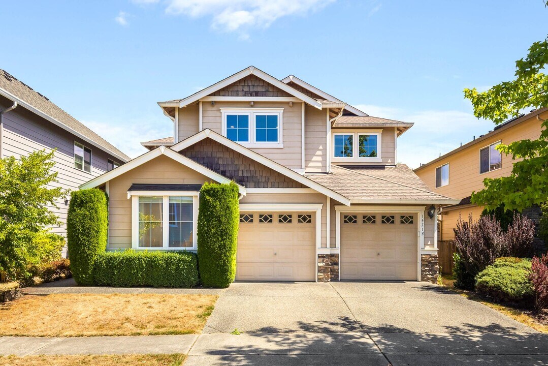 14713 37th Ave SE in Mill Creek, WA - Building Photo