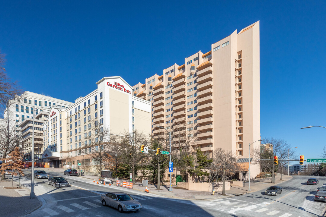 Woodbury Heights Condominium in Arlington, VA - Building Photo