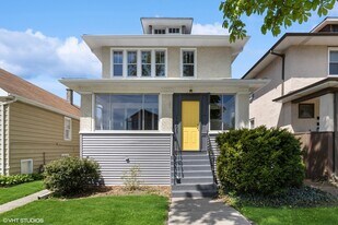 1003 Beloit Ave, Unit B in Forest Park, IL - Building Photo