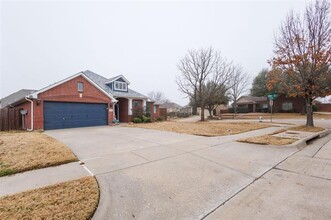 1300 Fox Glen Trail in Mansfield, TX - Building Photo - Building Photo