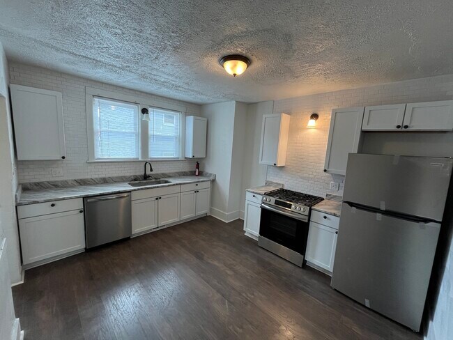 41 Cherry St, Unit 2